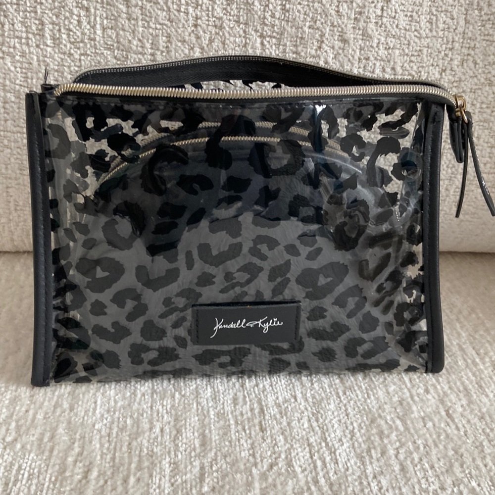 Kendal & Kylie clutch